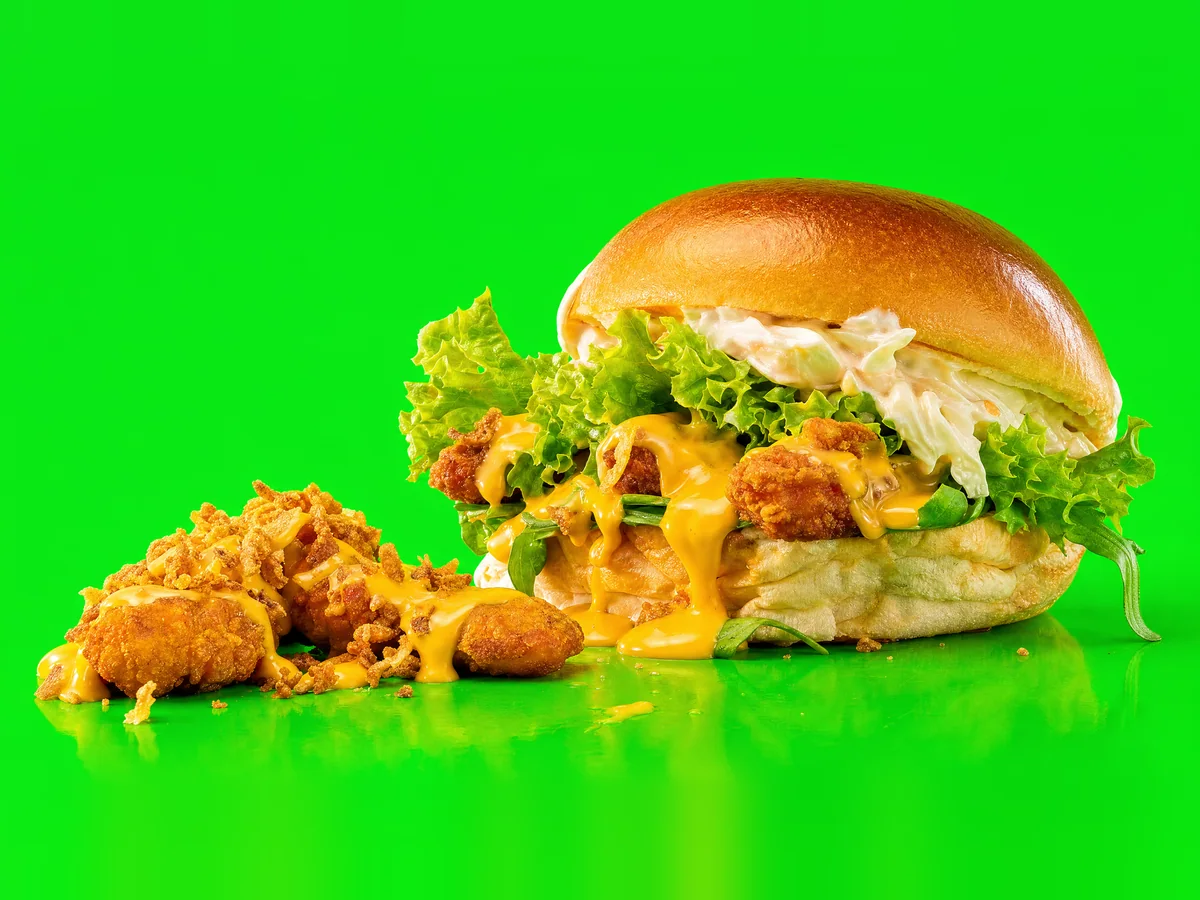 COMBO BREAKER Chicken Crunch Burger